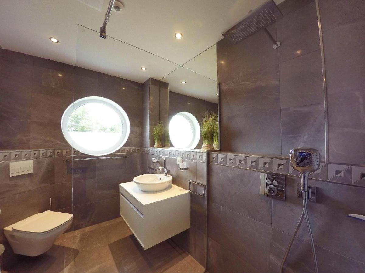 גוהרן Strandnah, Balkon, Meerblick, Sauna, Gratis Nutzung Vom Ahoi Erlebnisbad Und Sauna In Sellin - Beach House Schotstek מראה חיצוני תמונה